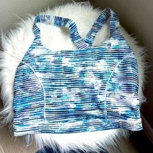 Lululemon sports bra